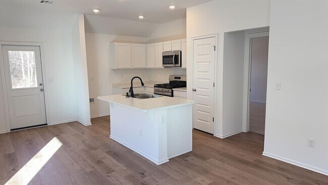 Building Photo - 3305 Little Creek Dr