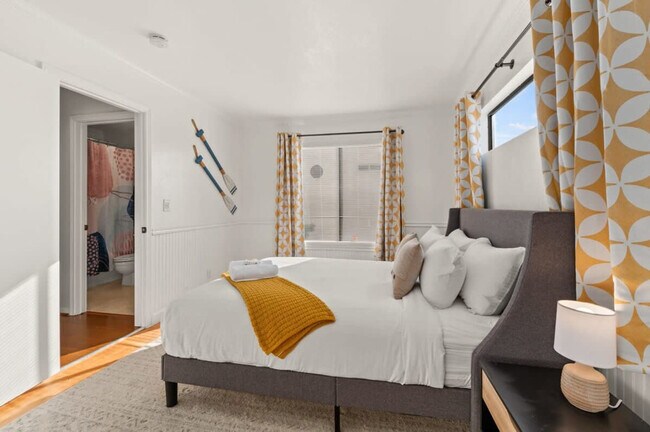 Building Photo - 1240 Grand Ave