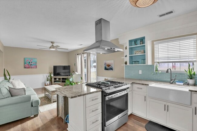 Building Photo - 1714 Old Folkstone Rd