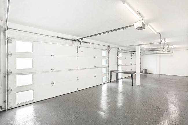 Building Photo - 11143 Rolling Bay Walk NE