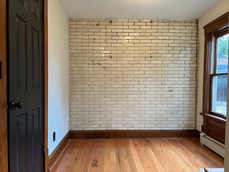 Breakfast Room - 1872 W 47th St