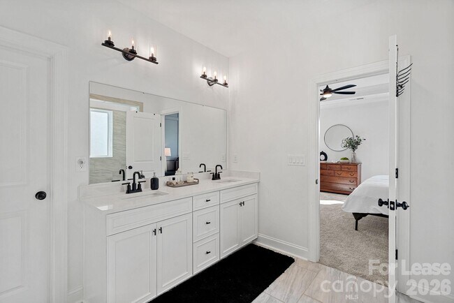 Building Photo - 8604 Bridgegate Dr