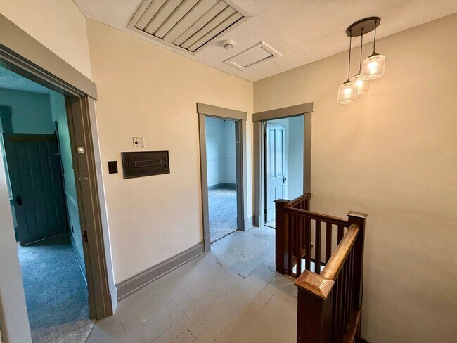 Building Photo - Charming & Updated 2-Story Home in Loveland!