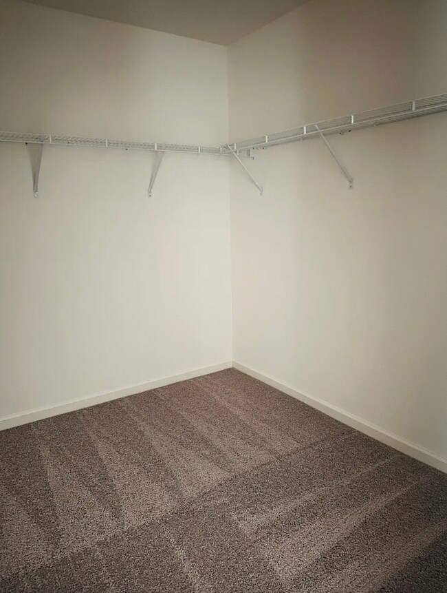 Building Photo - 239 Isabella Way