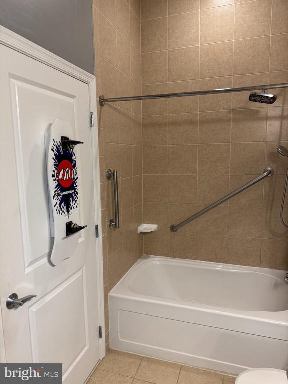 Building Photo - 157 Fleet St