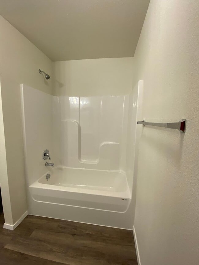 Building Photo - NOW PRE-LEASING — Comfort & Style -  3BR | 2.5BA Duplex in Lawlis Ranch