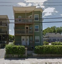 Building Photo - 509 Elm St
