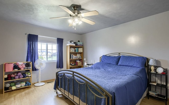 Building Photo - 5 Bedroom/3.5 Bath Single Family Home