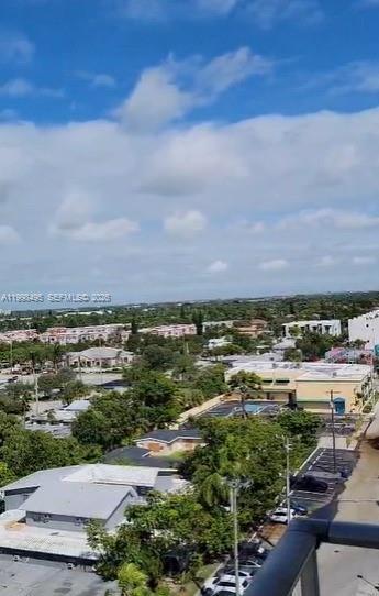 Building Photo - 900 NE 18th Ave