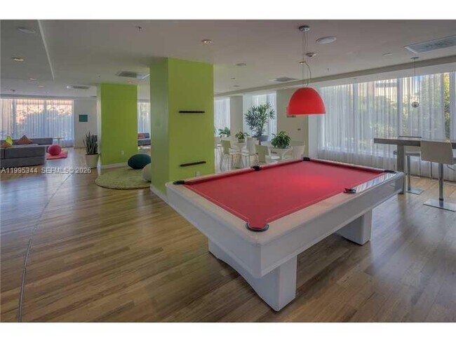 Building Photo - 133 NE 2nd Ave