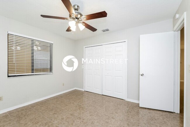 Building Photo - 3 Bedroom Pet-Friendly Home in KISSIMMEE, FL with Main Street Renewal