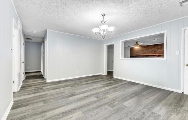 Building Photo - 3962 Fairfield Dr