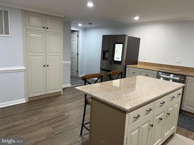 Building Photo - 216 Stern Cove