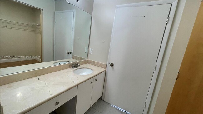 Building Photo - 6952 SW 148 Ln