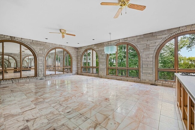Building Photo - 5729 Stoneway Trail