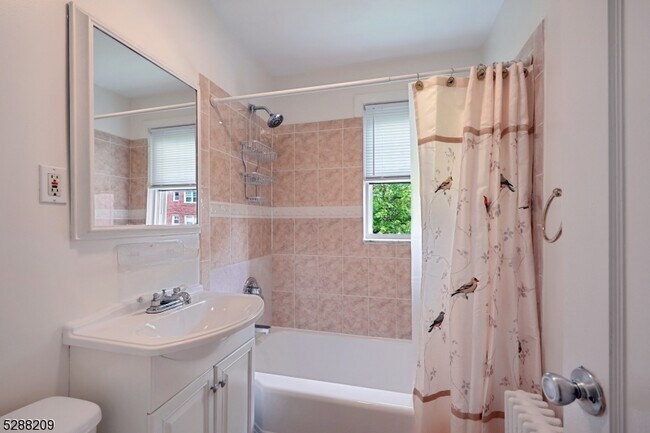 Building Photo - 349 Bloomfield Ave