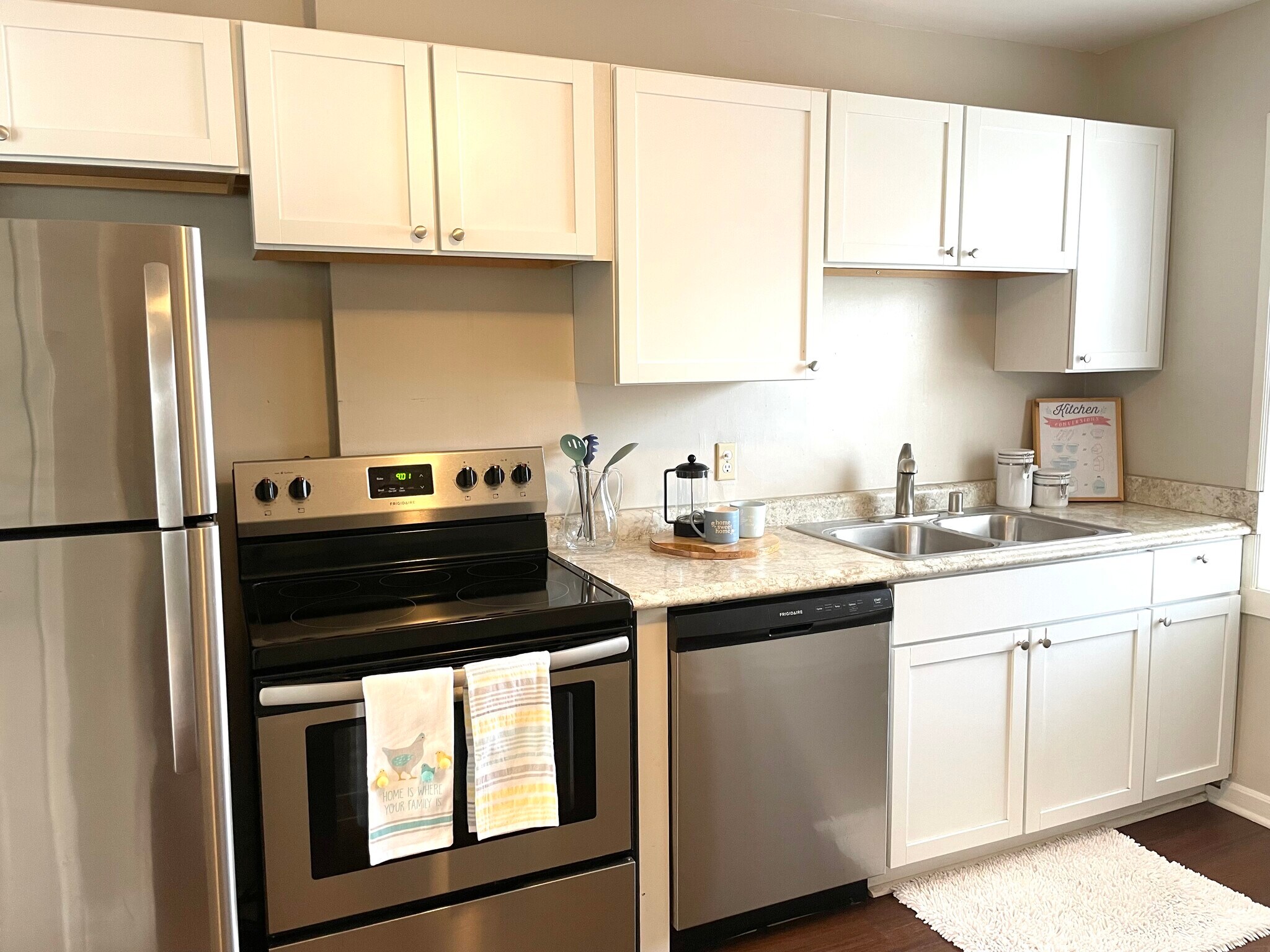 Building Photo - 5211 N Diversey Blvd