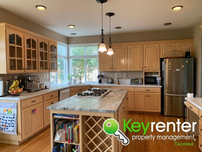 Building Photo - Luxurious House in North East Tacoma!!