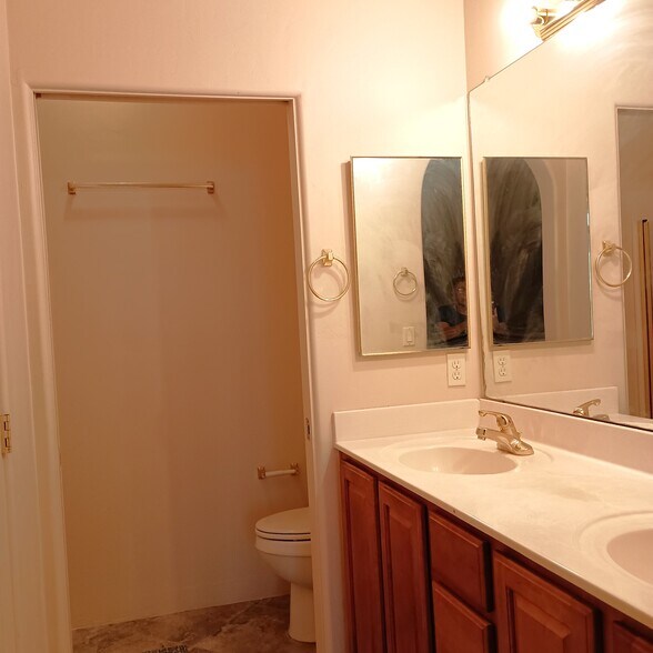 Building Photo - 3218 S Treasure Cove Pl