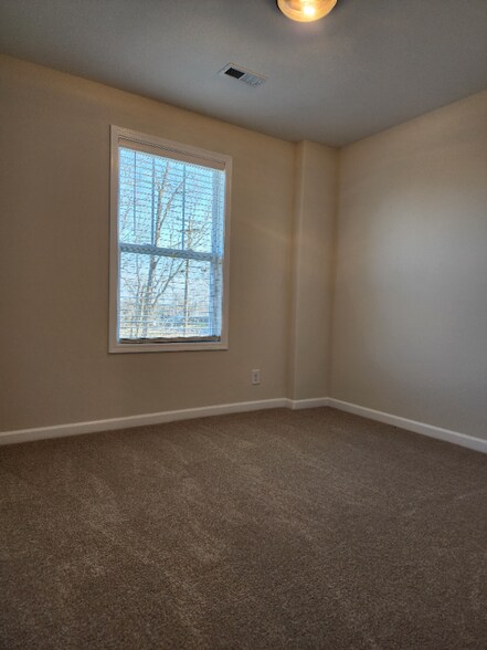 Building Photo - 615 Peachers Mill Rd