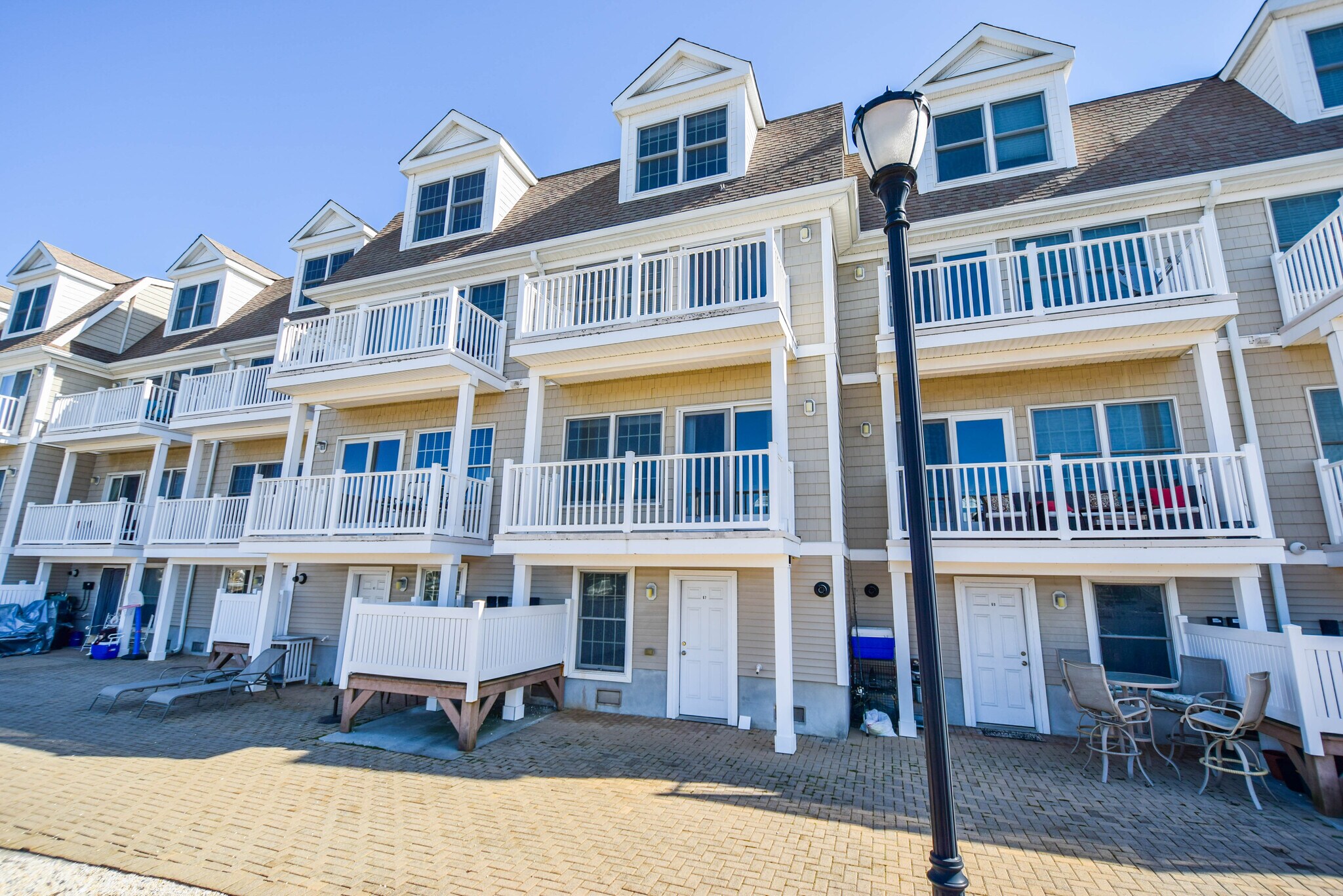 Building Photo - 67 Chelsea Ct