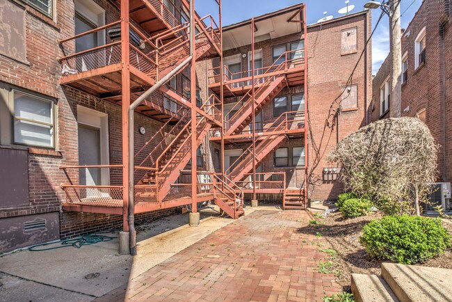 Building Photo - 3866 McRee Ave