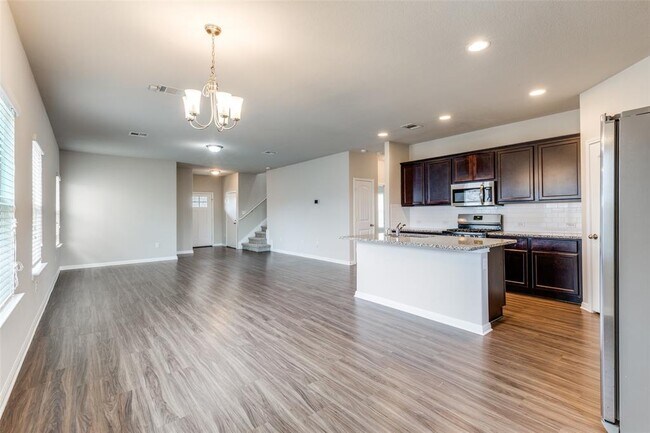 Building Photo - 348 Shiner Ln