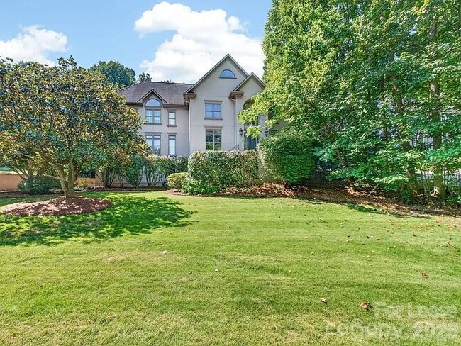Building Photo - 4811 Old Course Dr