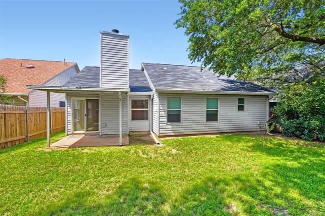 Building Photo - 2608 Piping Rock Trail