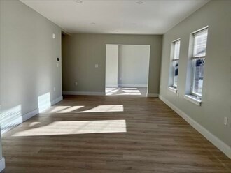 Building Photo - 25 2nd St