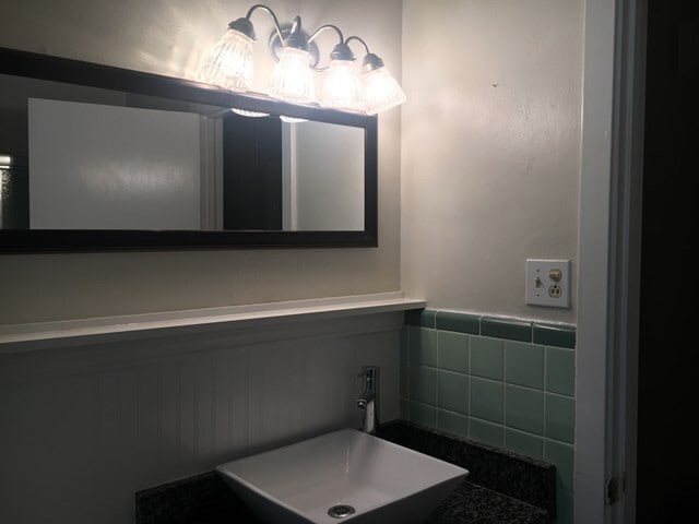 Building Photo - 807 Woodward St