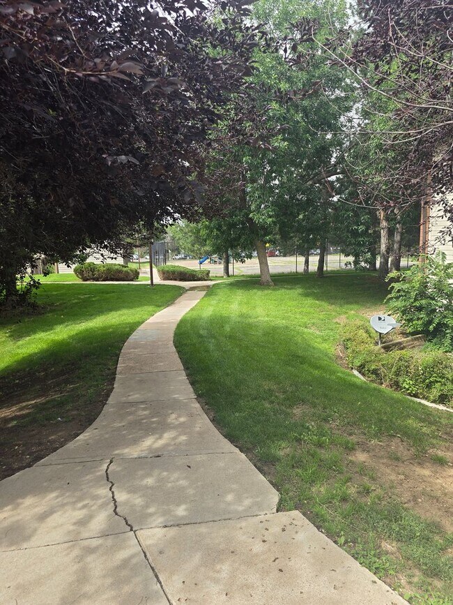 Building Photo - Fantastic Updated 2-Bedroom, 2-Bath Condo ...