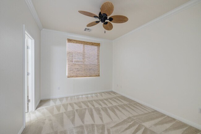 Building Photo - Beautiful 4Bd, 4Bth home in Guard Gated Community near Tivoli Village.