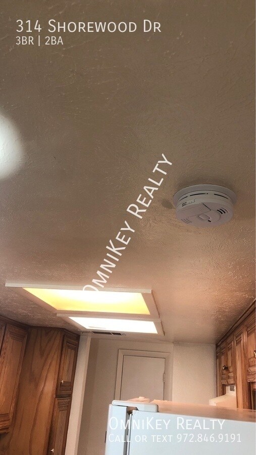 Building Photo - 314 Shorewood Dr