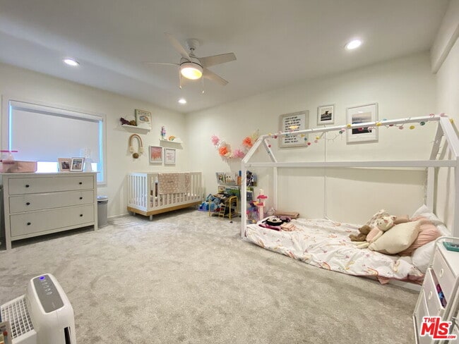 Building Photo - 4760 La Villa Marina