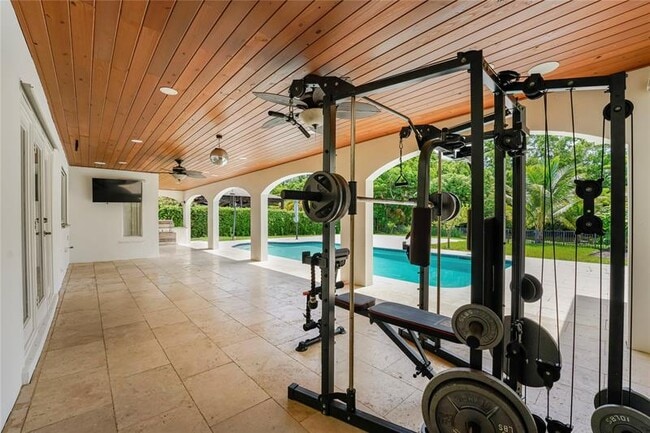 Building Photo - 1120 E Tropical Way