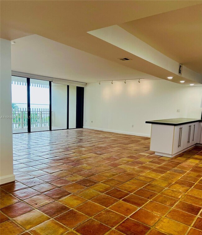 Building Photo - 1 Grove Isle Dr