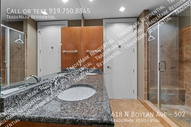 Building Photo - 618 N Boylan Ave