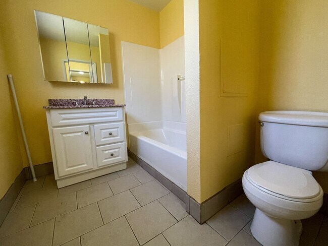 Building Photo - KIL-2121-2125