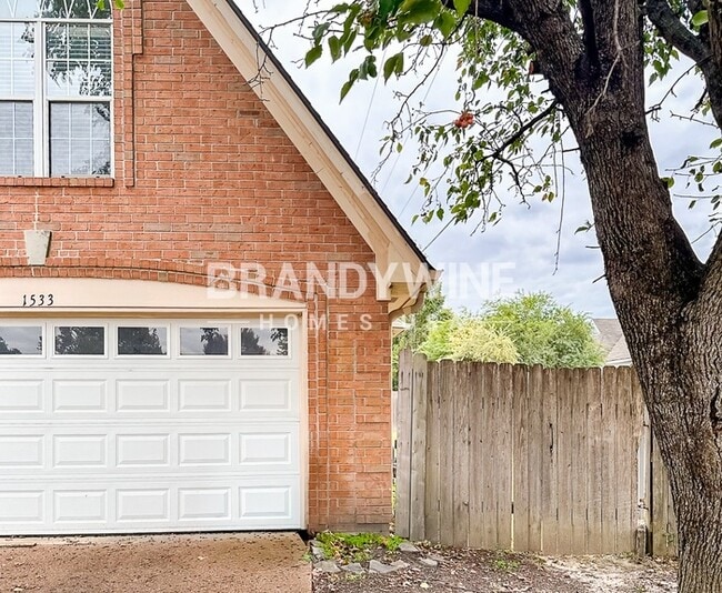 Building Photo - 1533 Siskin Dr