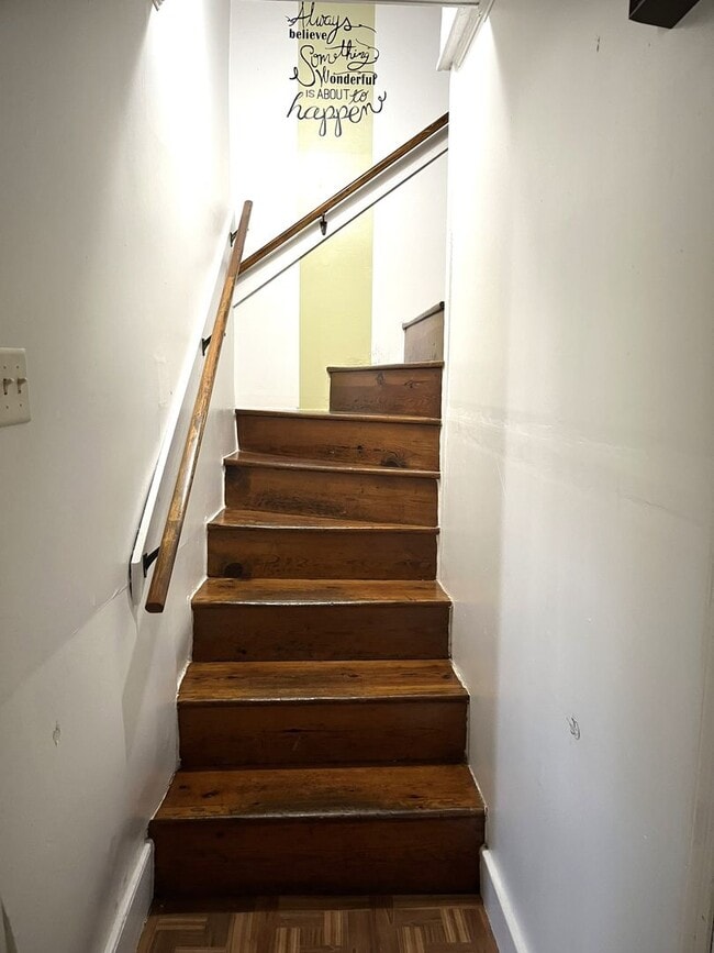 Building Photo - Spacious 3-Bedroom Farmhouse for Rent – Peaceful Country Living