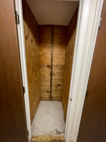 personal storage - 21 Pine St