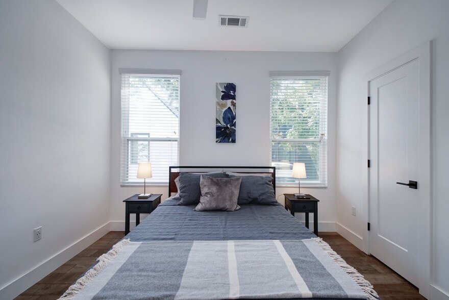Bedroom 3 - 413 W Odell St