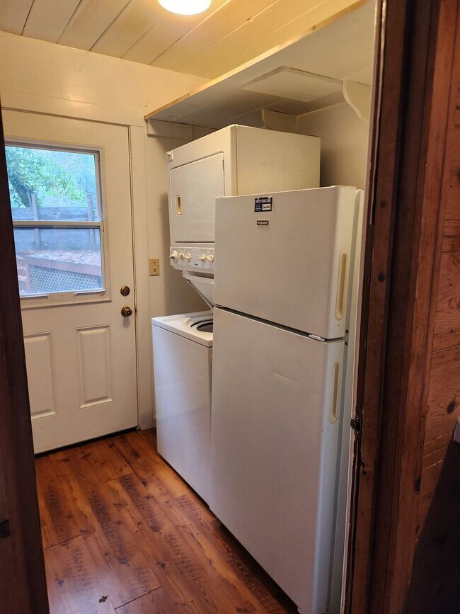 Building Photo - 11075 Dell Ave