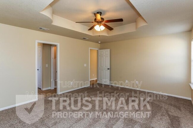 Building Photo - 401 W Libra Dr