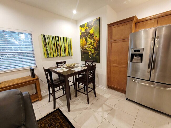 Building Photo - 408 NW 5th Ave