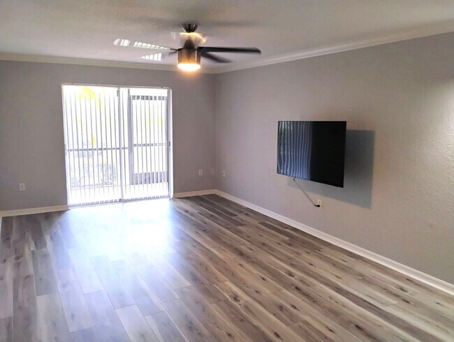 Building Photo - Charming 2-Bed/1-Bath First-Floor Condo in Gated Sarasota Community!