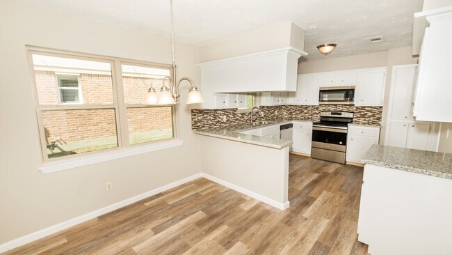 Building Photo - Amazing 4 bedroom house in Houston, TX