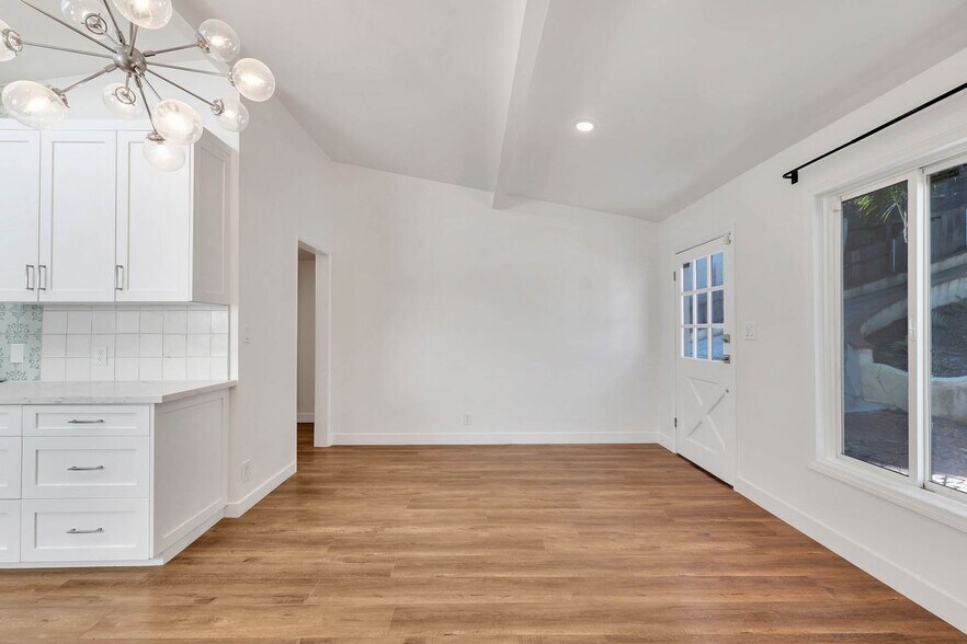 Building Photo - 5338 Campo Rd
