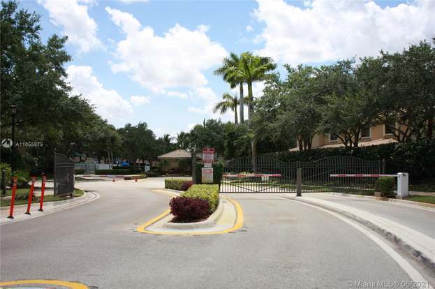 Building Photo - 4146 Forest Dr
